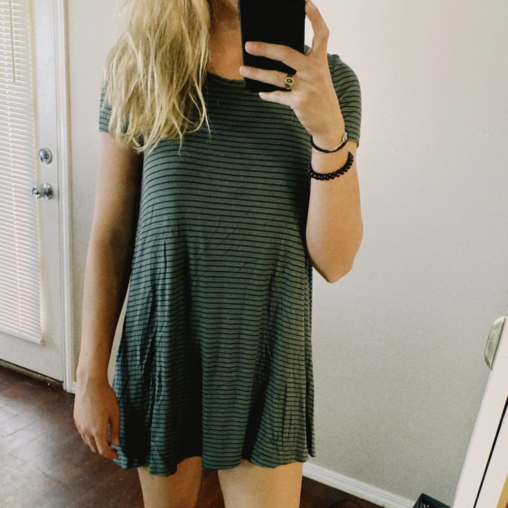 Green & black Tshirt dress